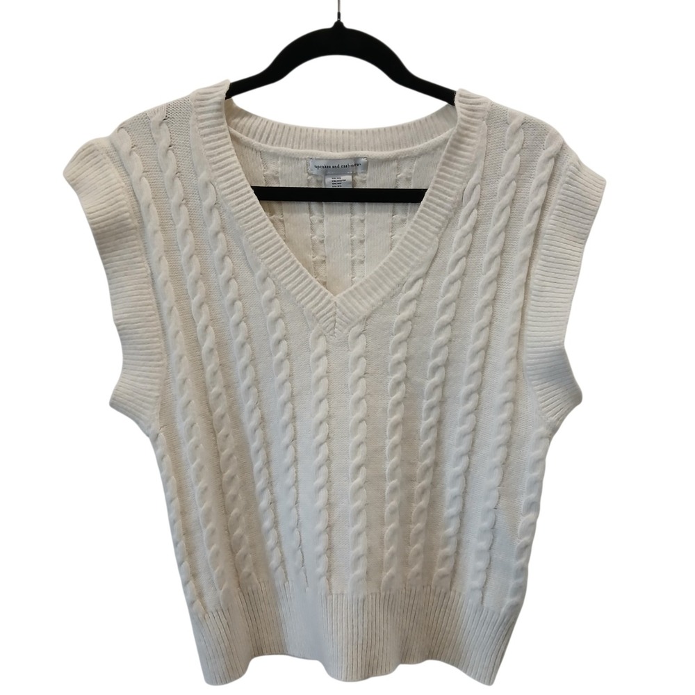 Cupcakes and Cashmere Sweater Vest Womens XS Cream Cable Knit V Neck Preppy Crop